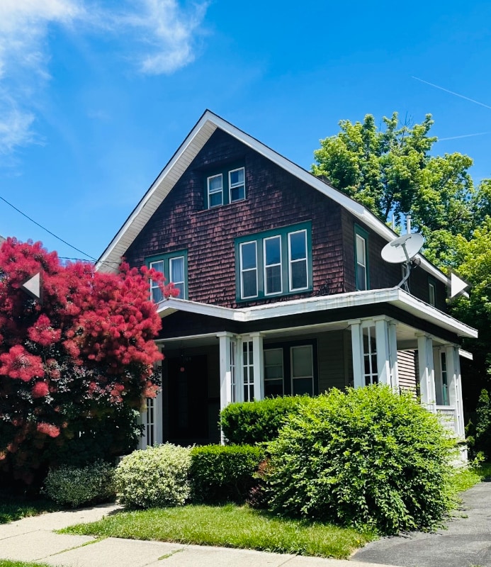 Building Photo - 705 Hudson Ave