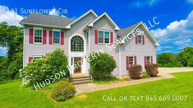 Primary Photo - 101 Sunflower Cir