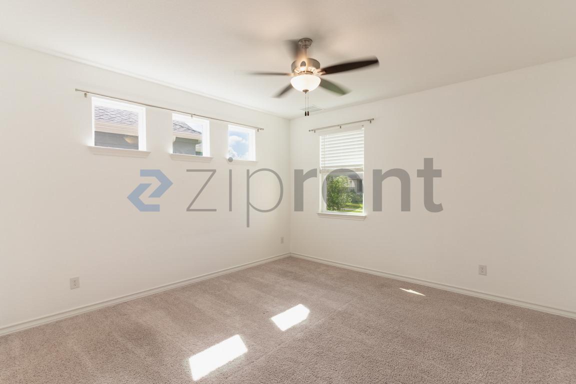 Building Photo - Unit
