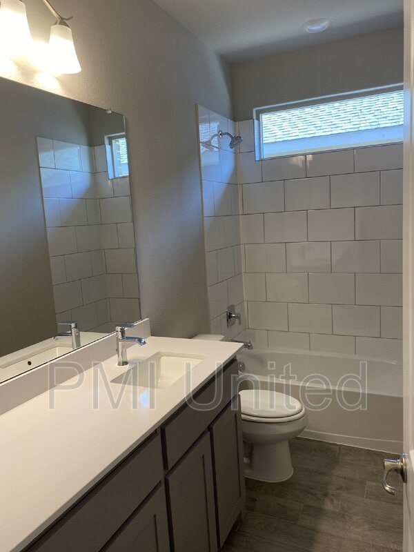 Building Photo - 11525 Nicholson Ln