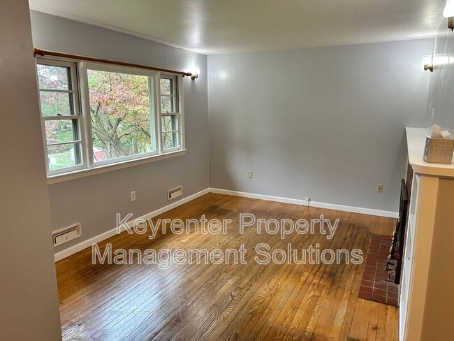 Building Photo - 2212 Third St.