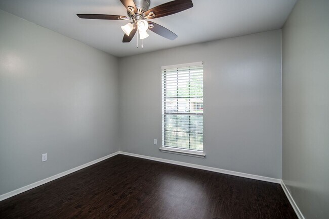 Building Photo - Wonderfully Updated Home in Outstanding Ne...