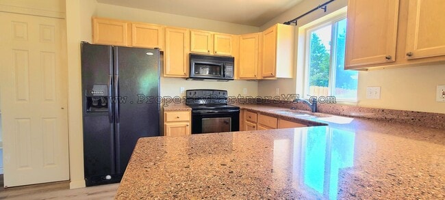 Building Photo - Recently updated 3 Bed 2 Bath home in Bozeman
