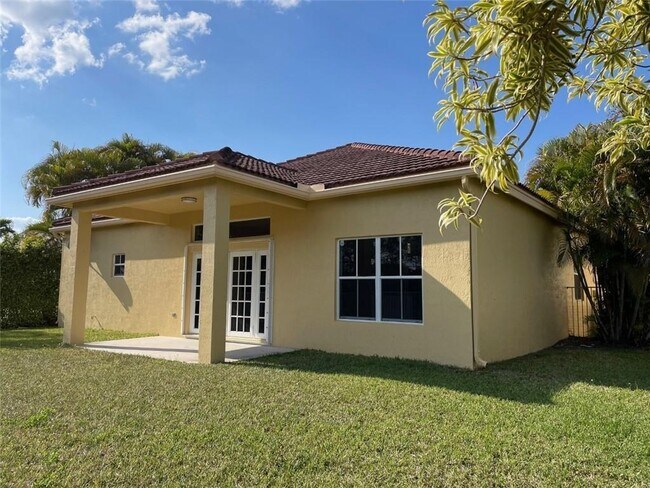 Building Photo - 4293 Laurel Ridge Cir