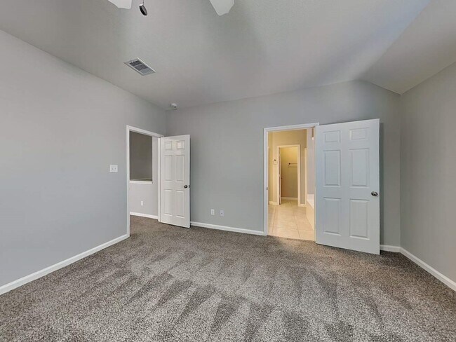 Building Photo - 4522 Lake Halbert Ln