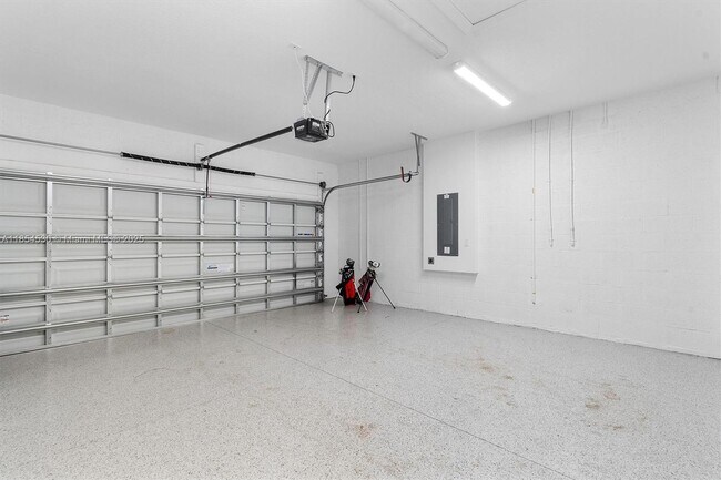 Building Photo - 4434 Tacoma Pk Dr