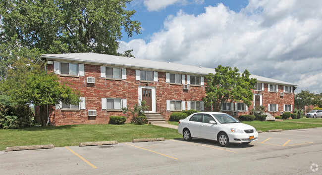 Primary Photo - Clayton Arms Apartments