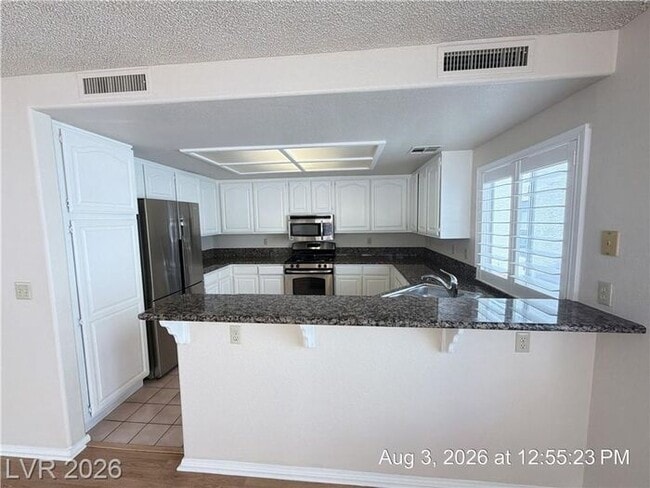 Building Photo - Beautiful Home with Private Balcony, Fireplace & Granite Kitchen