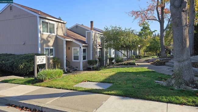 Building Photo - 347 Scottsdale Rd