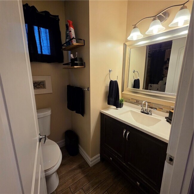 Building Photo - 149 Adam St