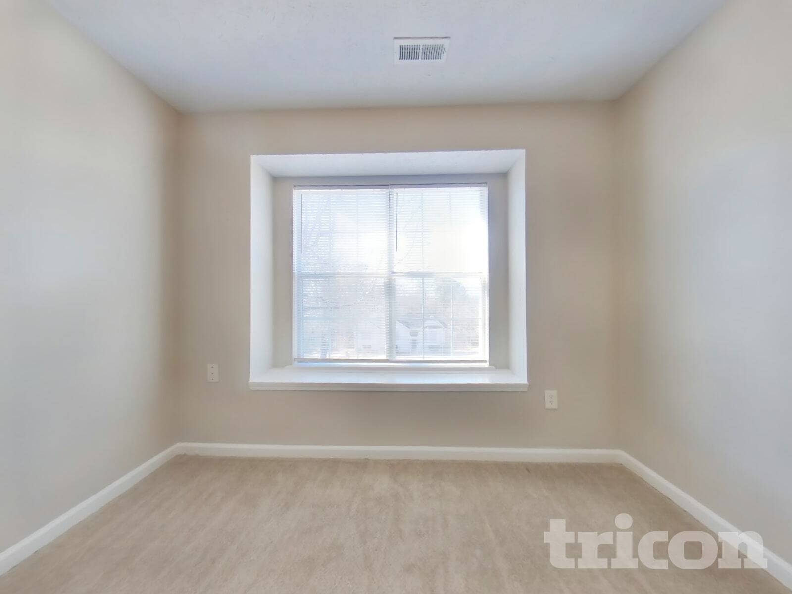 Building Photo - 3520 Willow Tree Cir