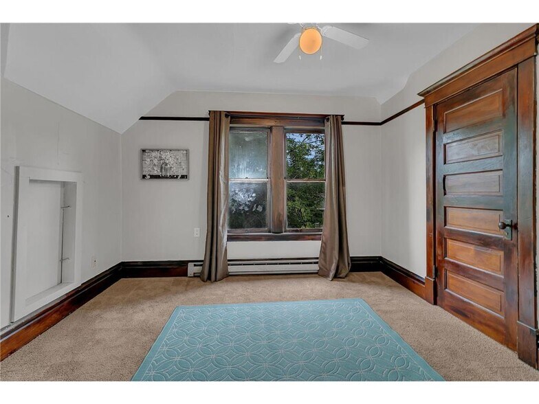 Building Photo - 801 15th Ave S