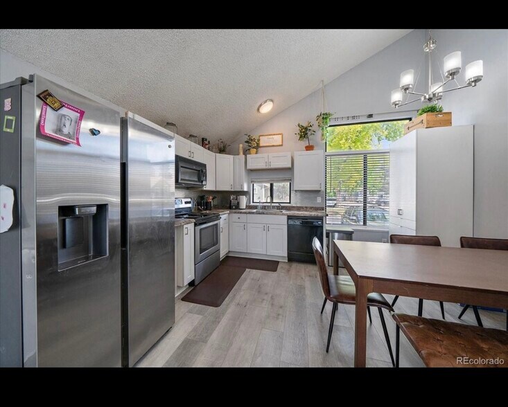Kitchen/ dining - 10177 E Peakview Ave