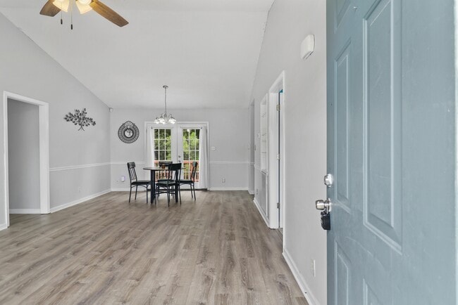 Building Photo - 354 Broadmore Dr