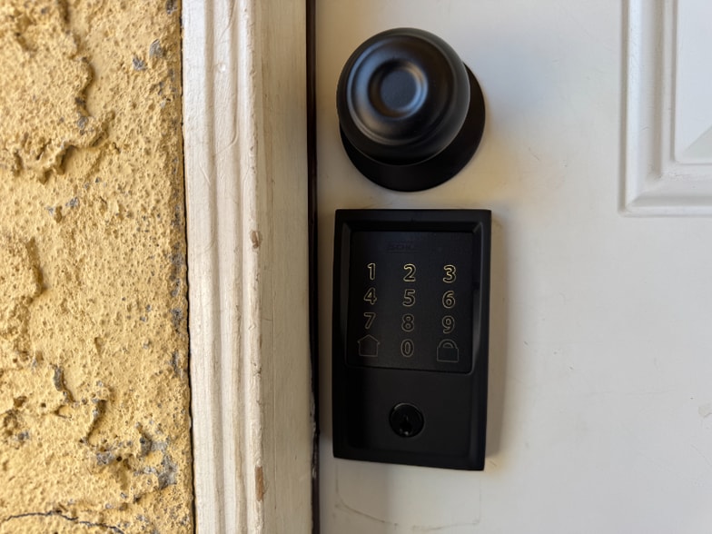 Building Photo - 227 S Main St