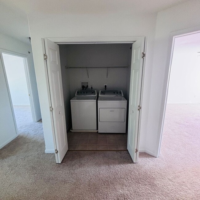 Building Photo - Located in the Highgates subdivision in Upper Macungie Township this 3 bedroom, 2.5 bath townhouse