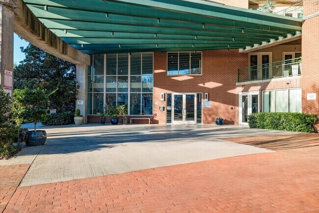 Building Photo - 5055 Addison Cir