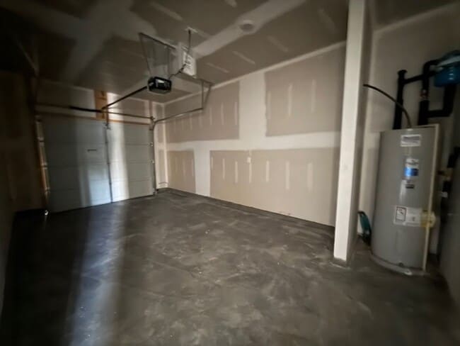 Building Photo - ?Brand New Townhome – Stylish, Modern & Cl...