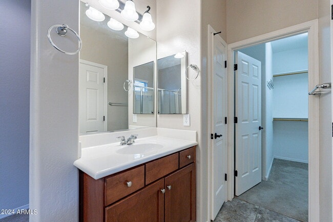 Building Photo - 2623 E San Mateo Dr