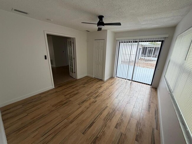 Building Photo - 8151 Saybrook Dr