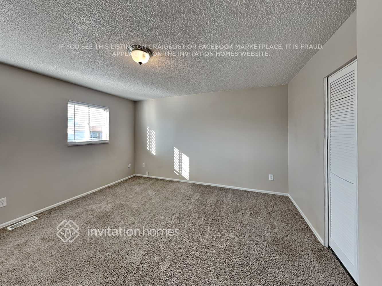 Building Photo - 11269 E Center Ave