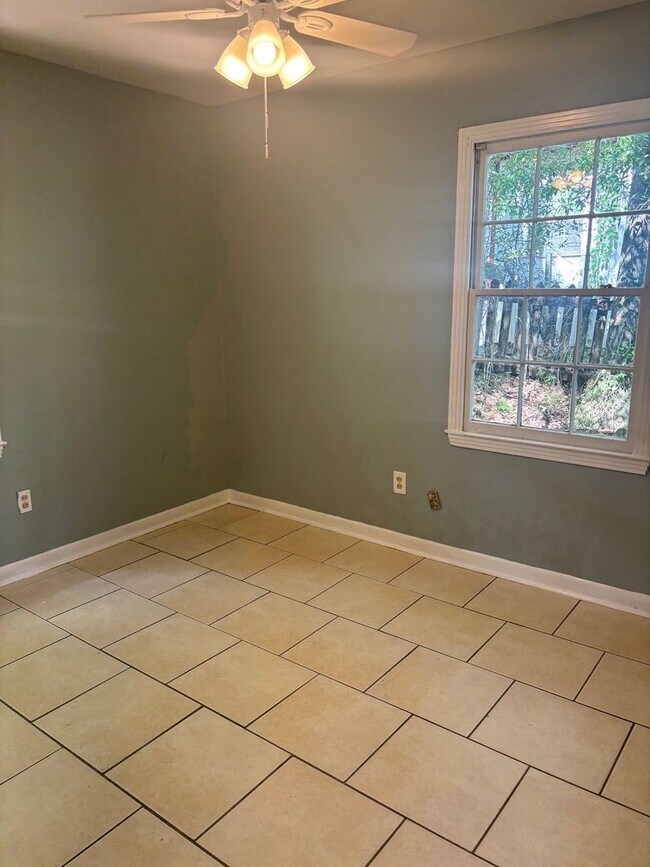 Building Photo - 4161 Yorkshire Ln