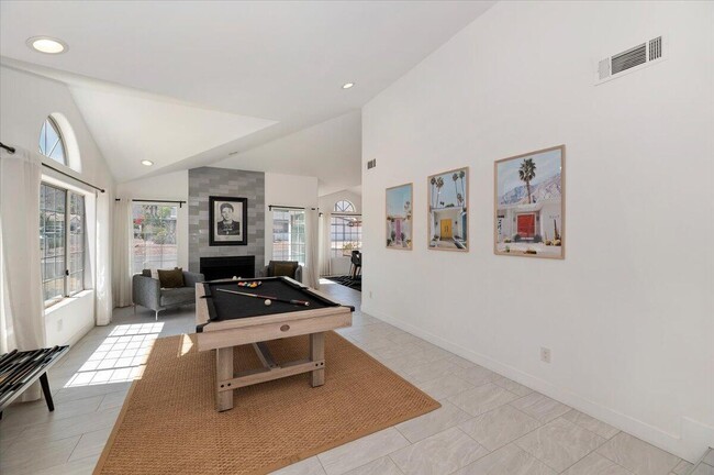 Building Photo - 53245 Avenida Martinez