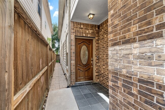 Building Photo - 5337 Nolda St