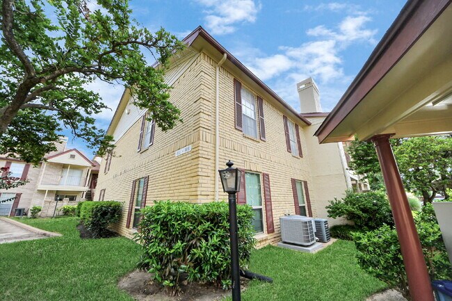 Building Photo - Available!