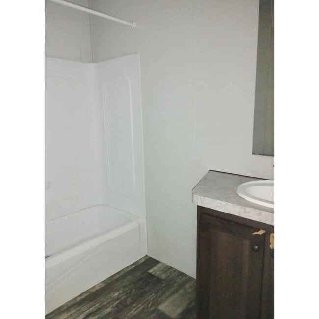 Building Photo - 1520 Nancys Dr