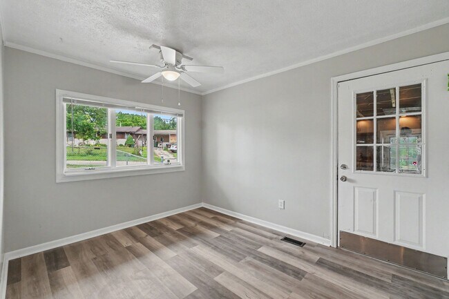 Building Photo - Cute and Cozy 3 Bed 1 Bath Home