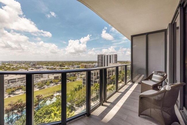 Building Photo - 121 NE 34th St