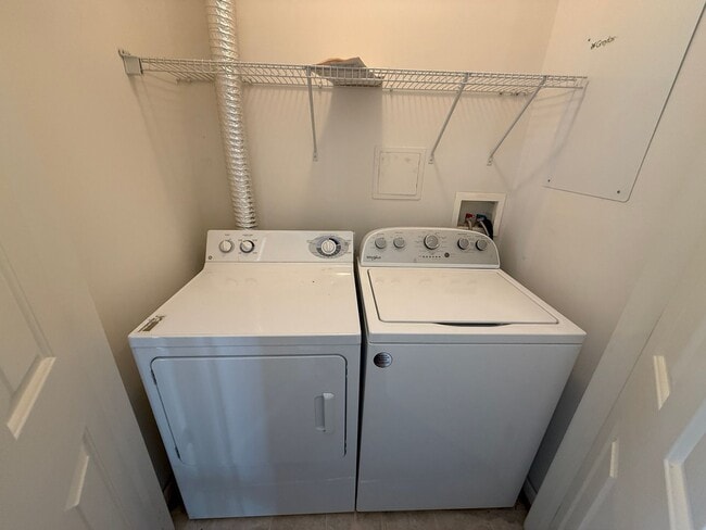 Building Photo - Two Bedroom Condo in Ballenger Creek!