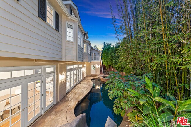 Building Photo - 515 S Westgate Ave