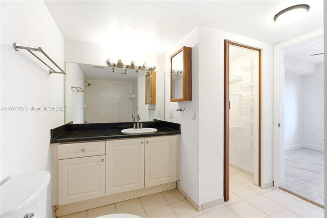 Building Photo - 280 SW 20th Rd