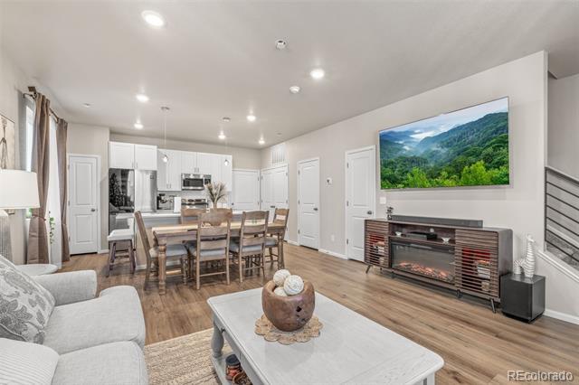 Building Photo - 5784 Dakan Lp