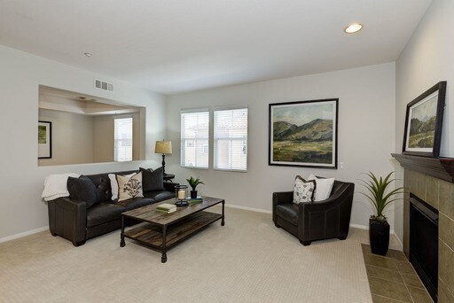 Building Photo - Immaculate 2 Bedroom Irvine Condo