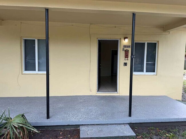 Building Photo - 2-1 house