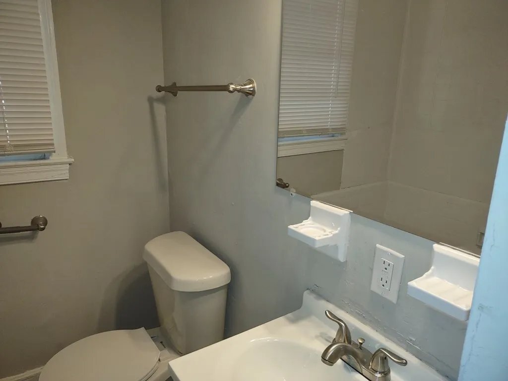 Building Photo - 4202 16th Ave