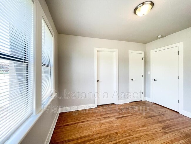 Building Photo - 835 East Dr