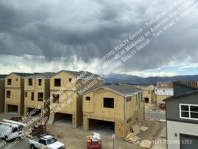 Building Photo - 6731 Lily Mountain Ln