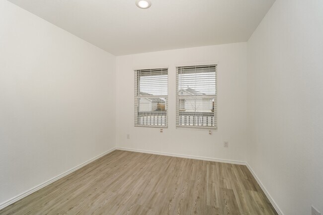 Building Photo - 5924 Sunset Song Ln