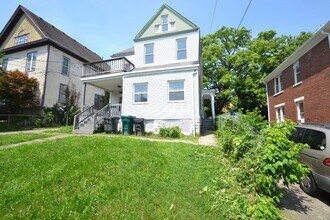 Building Photo - 529 Hawthorne Ave