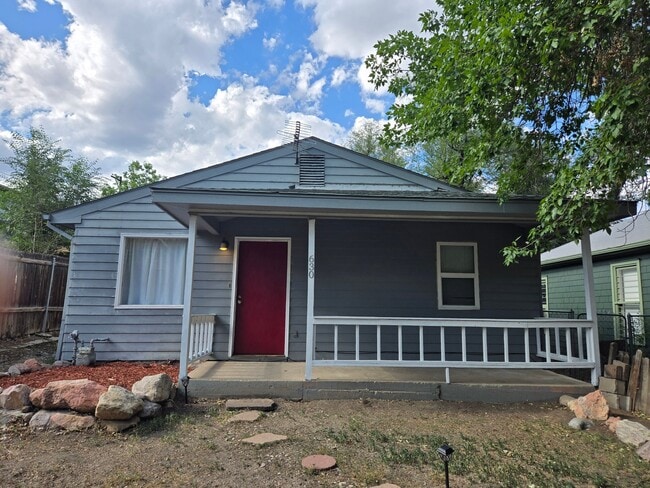 Building Photo - 630 E St Vrain St
