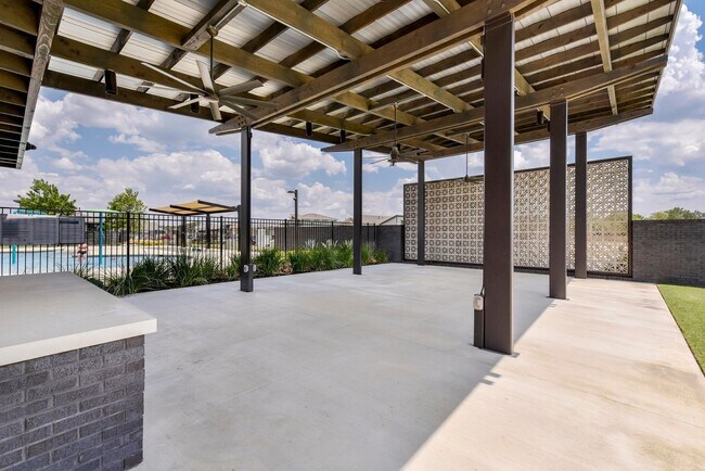 Building Photo - Spacious & Stylish Living in Liberty Hill