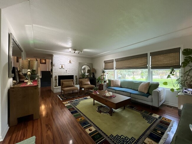 Building Photo - Comfortable Living in Bethany with Two Separate Units, With Expansive 0.45-Acre Lot & Versatile D...