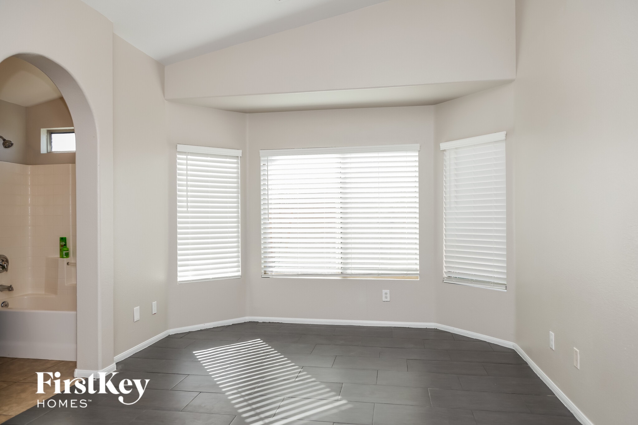 Building Photo - 6561 Duck Hill Springs Dr