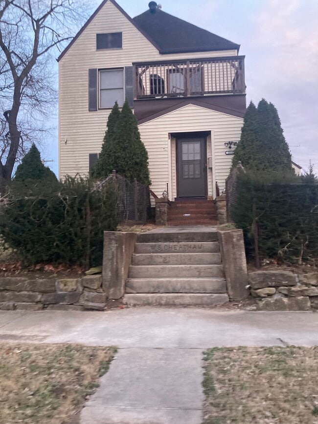 Building Photo - 2107 Edith St