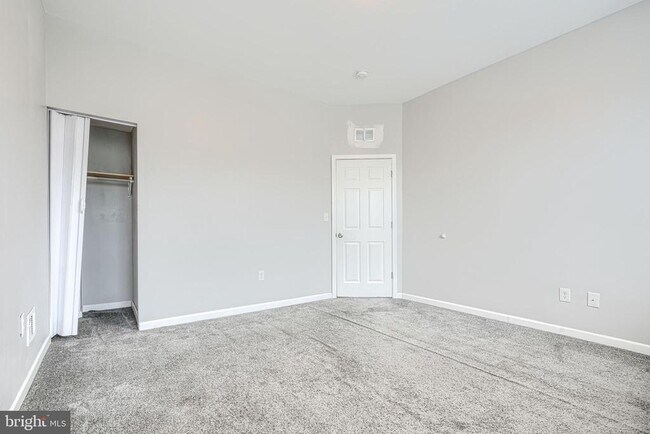 Building Photo - 1702 E 32nd St