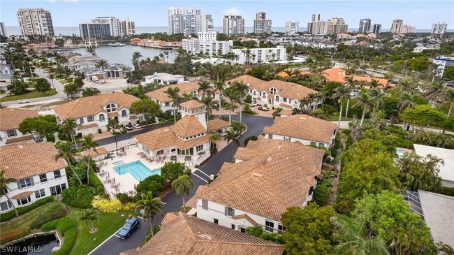 Building Photo - 261 Colonade Cir